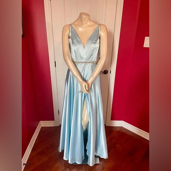 NWT Blue Satin Rhinestone
Waist Gown w/ Pockets size 13 - Picture 7 of 17